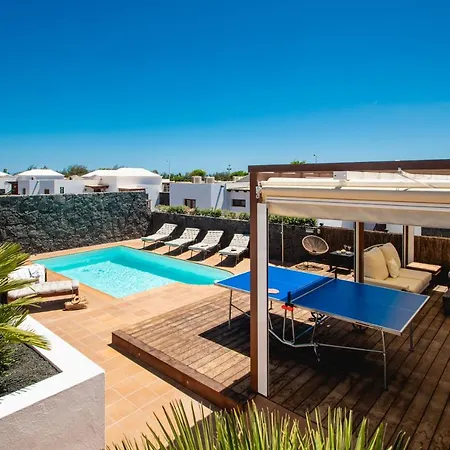 Villa Cavendish With Sea Views And Heatable Pool Close To Flamingo Playa Blanca