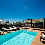 Cavendish With Sea Views And Heatable Pool Close To Flamingo * Playa Blanca (Lanzarote)