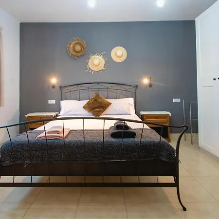 Villa Cavendish With Sea Views And Heatable Pool Close To Flamingo