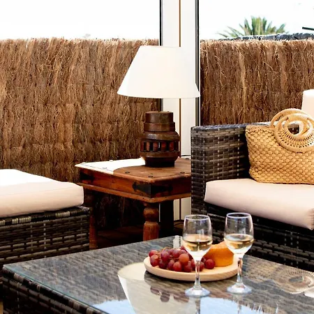 Villa Cavendish With Sea Views And Heatable Pool Close To Flamingo *