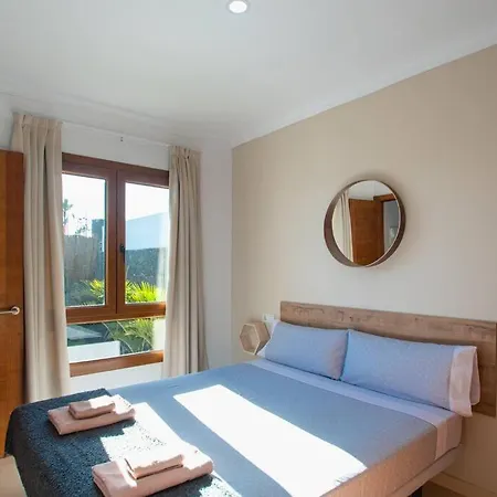 Villa Cavendish With Sea Views And Heatable Pool Close To Flamingo