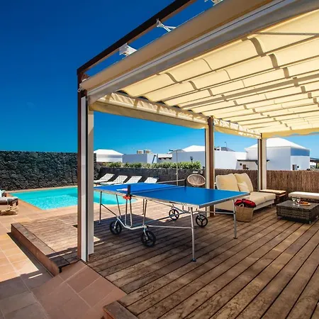 Cavendish With Sea Views And Heatable Pool Close To Flamingo