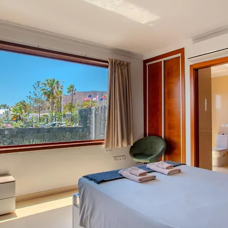 Cavendish With Sea Views And Heatable Pool Close To Flamingo Vila Playa Blanca (Lanzarote)