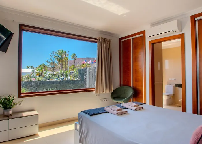 Cavendish With Sea Views And Heatable Pool Close To Flamingo Vila Playa Blanca (Lanzarote)