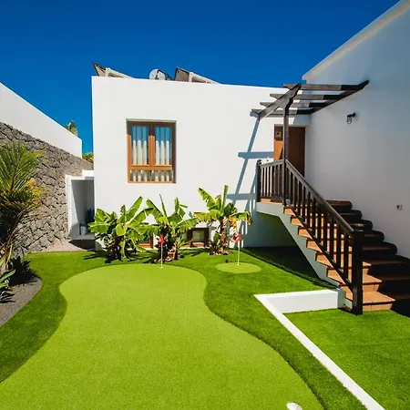 Cavendish With Sea Views And Heatable Pool Close To Flamingo 别墅