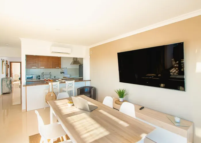 Villa Cavendish With Sea Views And Heatable Pool Close To Flamingo Playa Blanca (Lanzarote)