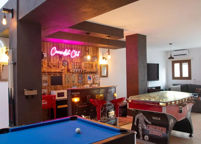 Villa Cavendish With Sea Views And Heatable Pool Close To Flamingo